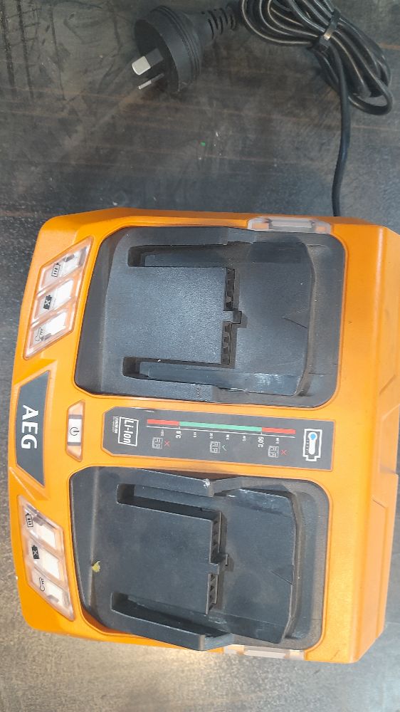 شارژر AEG فن دار دوبل لیتیومی