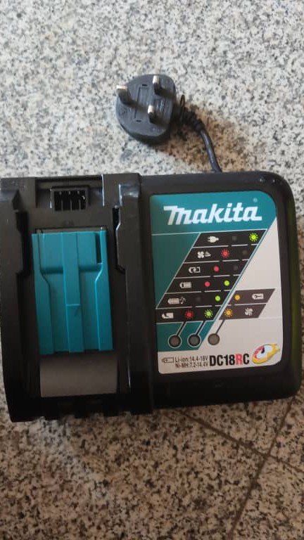 باطری ۶ امپر. ماکیتا.و شارژر 