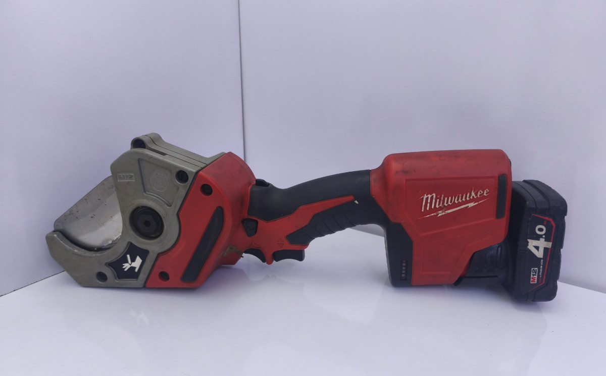 قیچی لوله شارژی میلواک