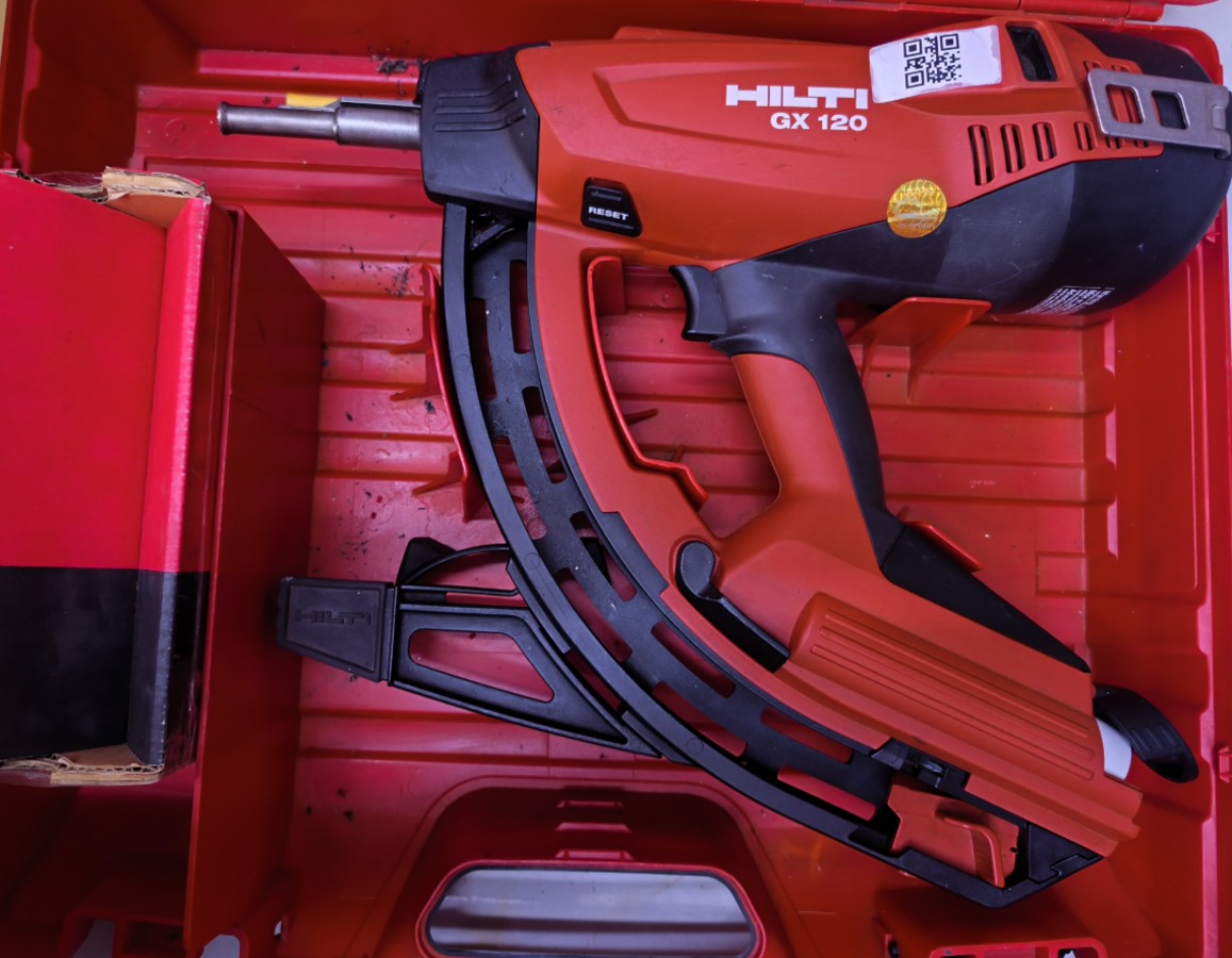 میخکوب هیلتی 